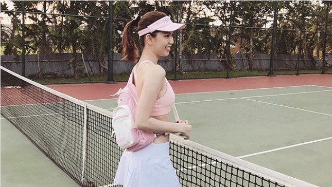 'Nữ hoàng nội y' Ngọc Trinh tung clip khoe eo con kiến và vũ đạo sexy ảnh 2