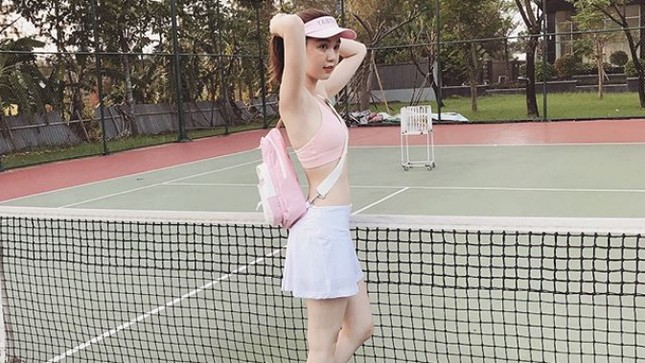 'Nữ hoàng nội y' Ngọc Trinh tung clip khoe eo con kiến và vũ đạo sexy ảnh 5