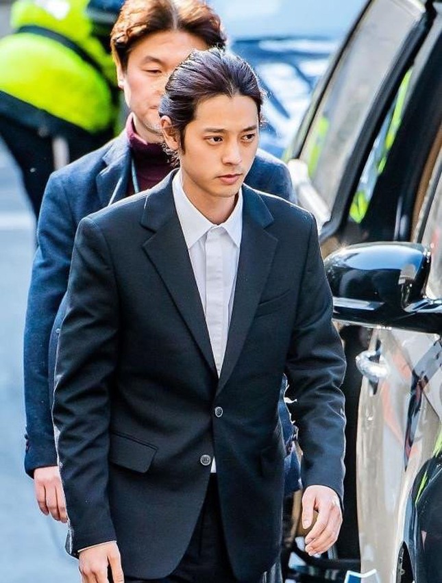 Thêm nhiều thông tin chấn động về scandal tình dục của Seungri và hội chat sex ảnh 2