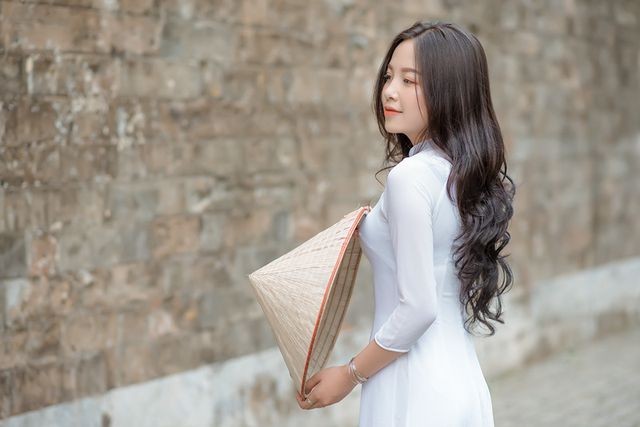 Thiếu nữ xứ Thanh diện áo dài trắng khiến cánh mày râu ngẩn ngơ ảnh 3