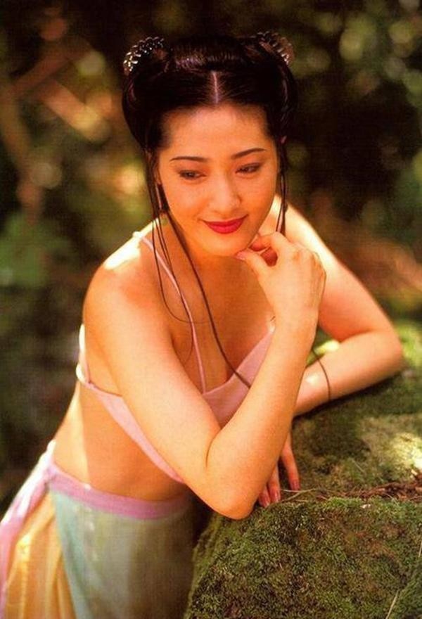 Vẻ gợi cảm, lẳng lơ của Phan Kim Liên ‘bạo’ nhất màn ảnh thế kỷ 20 ảnh 2