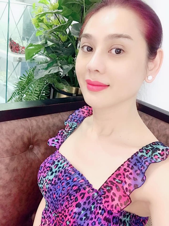 Lâm Khánh Chi bị chỉ trích, bố chồng lên tiếng bảo vệ ảnh 3