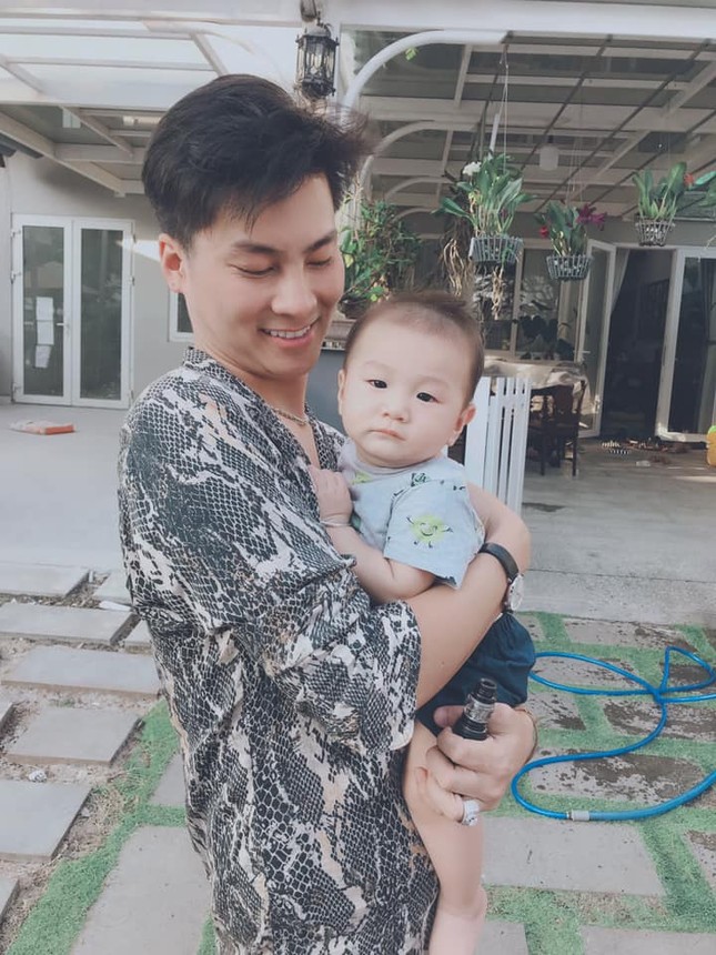 Lâm Khánh Chi bị chỉ trích, bố chồng lên tiếng bảo vệ ảnh 7
