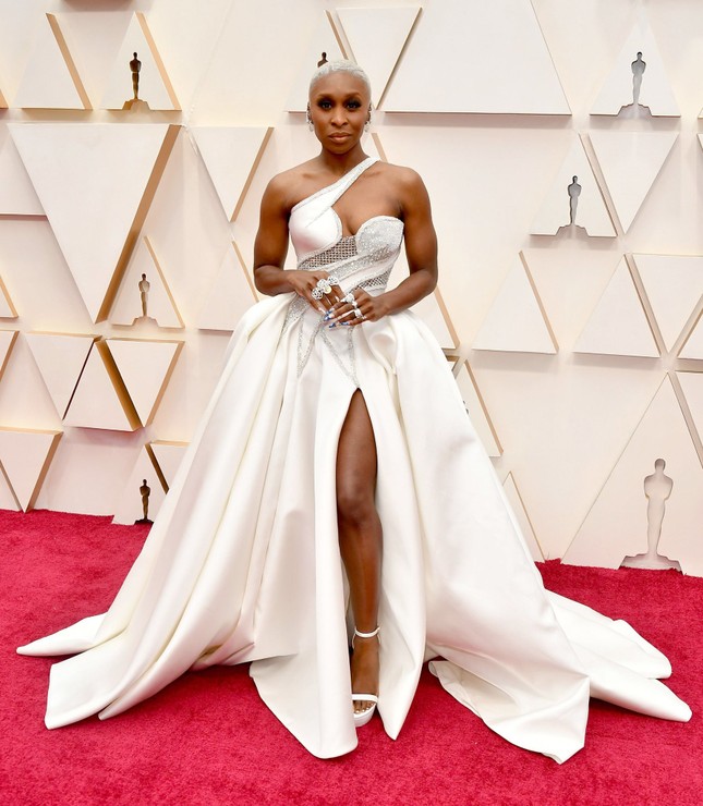 Dàn mỹ nhân Hollywood mặc gợi cảm táo bạo, đổ bộ thảm đỏ Oscar 2020 ảnh 10
