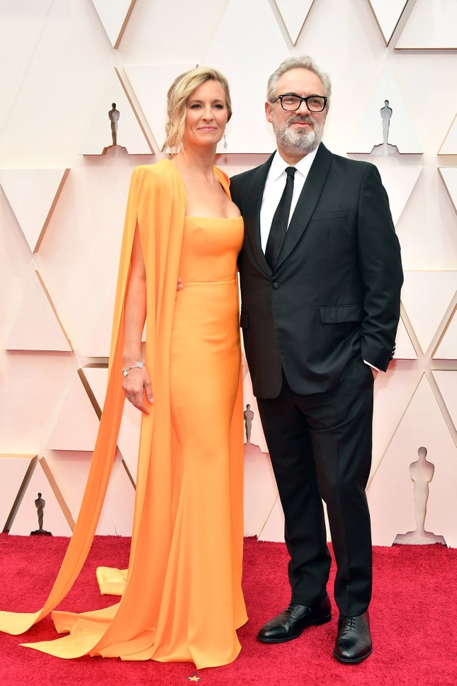 Dàn mỹ nhân Hollywood mặc gợi cảm táo bạo, đổ bộ thảm đỏ Oscar 2020 ảnh 11