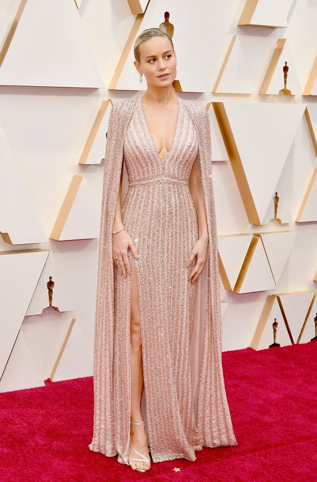 Dàn mỹ nhân Hollywood mặc gợi cảm táo bạo, đổ bộ thảm đỏ Oscar 2020 ảnh 20