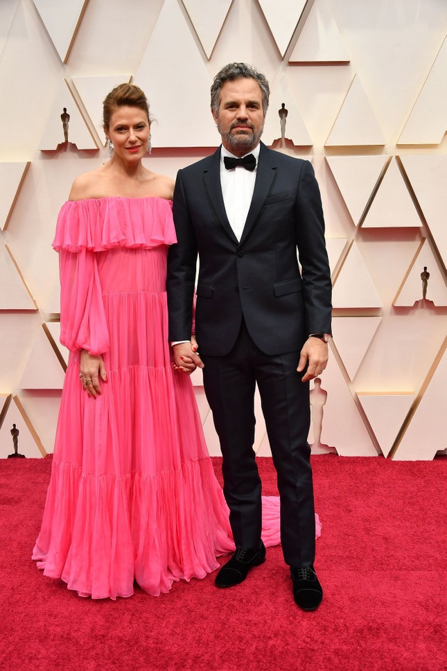 Dàn mỹ nhân Hollywood mặc gợi cảm táo bạo, đổ bộ thảm đỏ Oscar 2020 ảnh 21