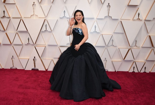 Dàn mỹ nhân Hollywood mặc gợi cảm táo bạo, đổ bộ thảm đỏ Oscar 2020 ảnh 22