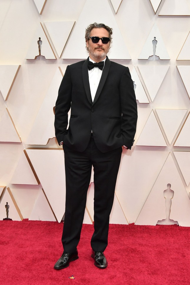 Dàn mỹ nhân Hollywood mặc gợi cảm táo bạo, đổ bộ thảm đỏ Oscar 2020 ảnh 25