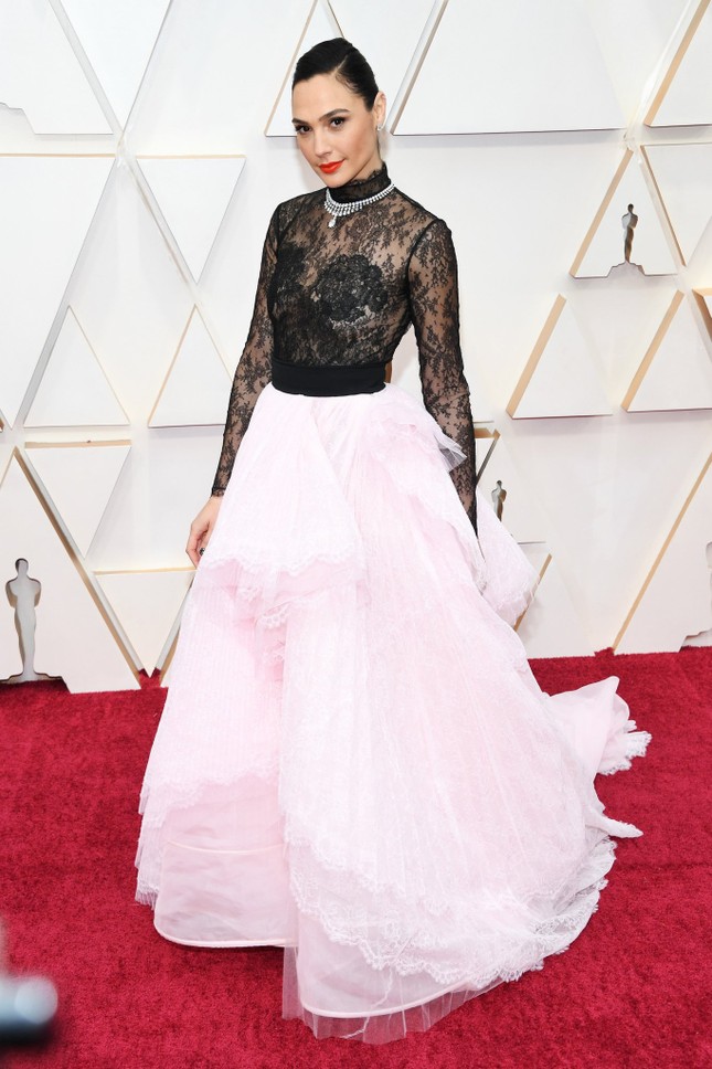 Dàn mỹ nhân Hollywood mặc gợi cảm táo bạo, đổ bộ thảm đỏ Oscar 2020 ảnh 4