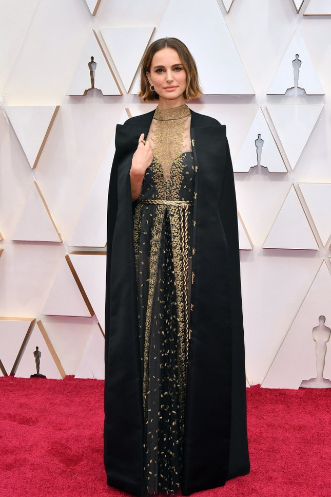 Dàn mỹ nhân Hollywood mặc gợi cảm táo bạo, đổ bộ thảm đỏ Oscar 2020 ảnh 6