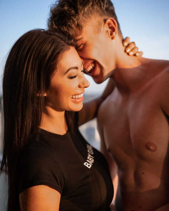 Cặp đôi sex thật trong show hẹn hò 18+ trên Netflix khiến hơn 750 triệu đồng ‘bốc hơi’ ảnh 7