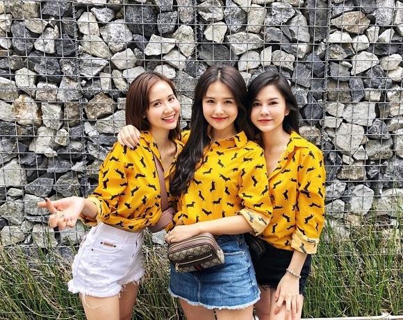 Kỷ niệm 7 năm tình bạn, Huyền Lizzie và Phanh Lee ‘chặt chém’ với đồ bơi siêu bạo ảnh 11