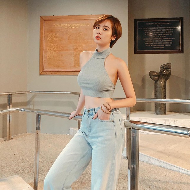 Kỷ niệm 7 năm tình bạn, Huyền Lizzie và Phanh Lee ‘chặt chém’ với đồ bơi siêu bạo ảnh 9