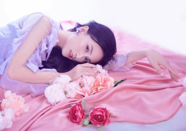 Tung bộ ảnh kỷ niệm 4 tháng chuyển giới, Lynk Lee khoe vòng một ‘bức thở’ ảnh 9