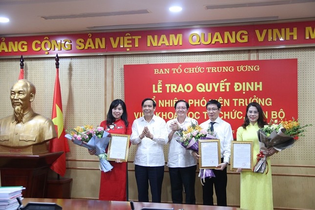 Bản tin 8H: Viện Khoa học tổ chức, cán bộ có 3 tân Phó Viện trưởng ảnh 1