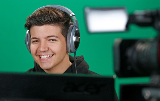 Cậu bé 9 tuổi kiếm 35 triệu USD/năm, dẫn đầu Top 10 YouTuber năm 2020 ảnh 5