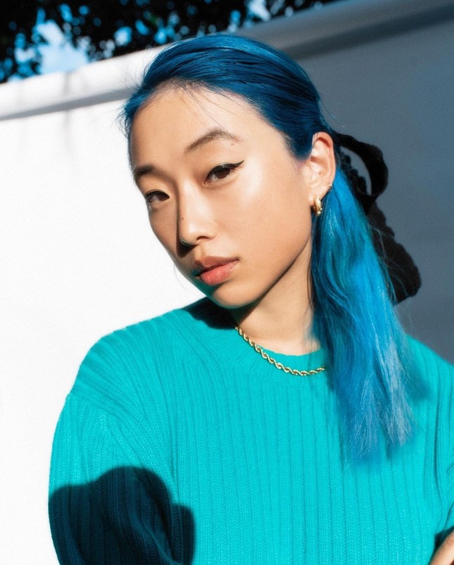 Sắc vóc của người mẫu 27 tuổi vừa trở thành tổng biên tập Vogue trẻ nhất ảnh 1
