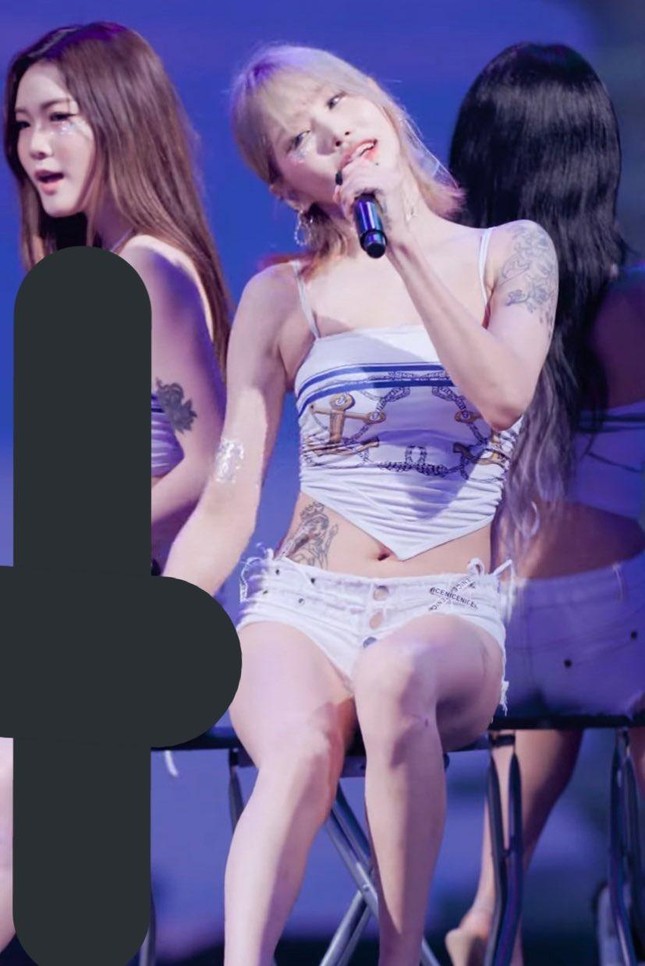 Nhóm nhạc nữ K-Pop bị chỉ trích vì để idol dưới 18 tuổi biểu diễn ca khúc khiêu dâm ảnh 4