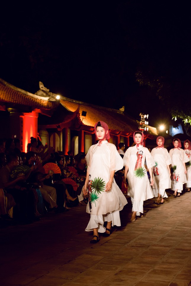 Những điểm nhấn áo dài và di sản ở Văn Miếu ảnh 7