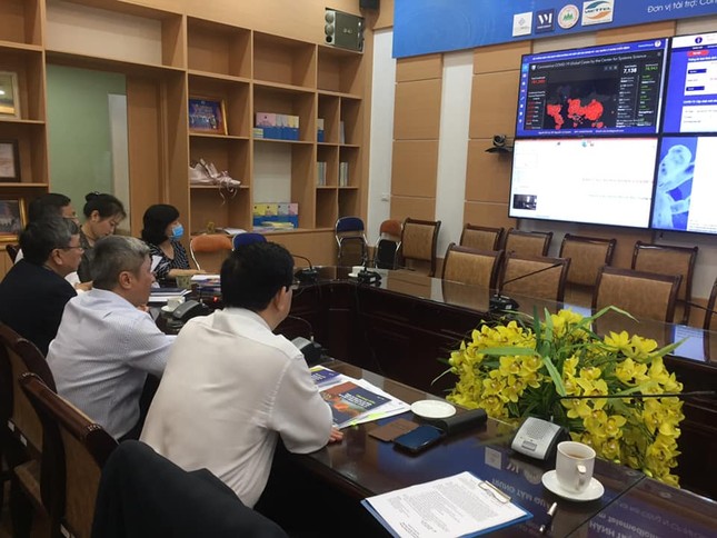Tin mới về sức khỏe hai bệnh nhân Covid -19 thở máy ảnh 1