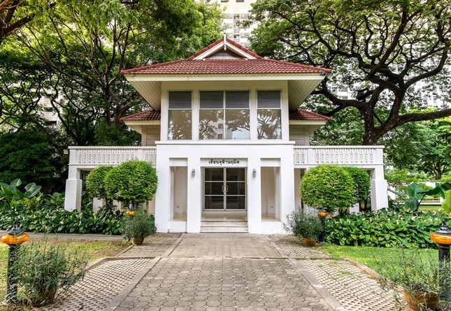 Dành cho team "crush" đất Thái: Có một xứ chùa vàng "mini" trong lòng Đại học Chulalongkorn ảnh 3