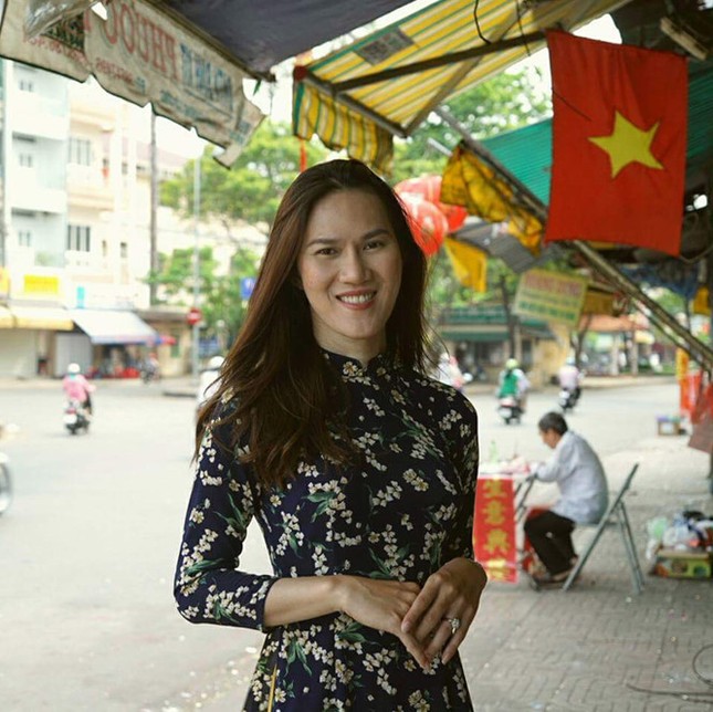 Hành trình cô gái chuyển giới cưới chàng trai Tây: Ra đi để trở về ảnh 1