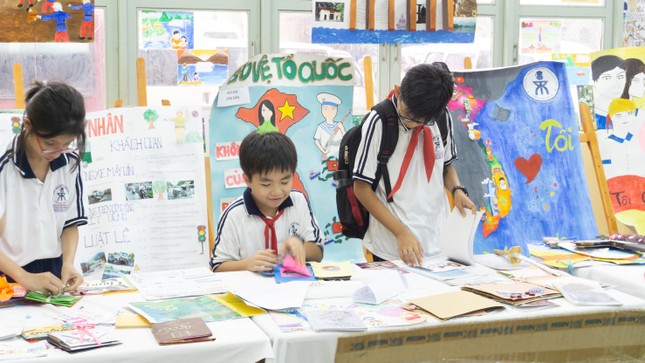 Căng-tin kết hợp với bảo tàng lạ đời của teen THPT chuyên Trần Đại Nghĩa (TP.HCM) ảnh 1