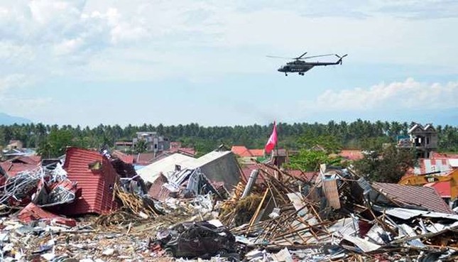 "Sốc" với con số hơn 5.000 người vẫn mất tích sau thảm họa kép ở Indonesia ảnh 1