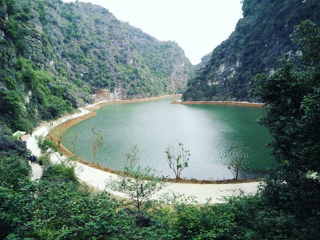 Cẩm nang "crush" Ninh Bình: Kéo dài chuyến đi để không lỡ những cảnh đẹp chẳng kém Tràng An! ảnh 12