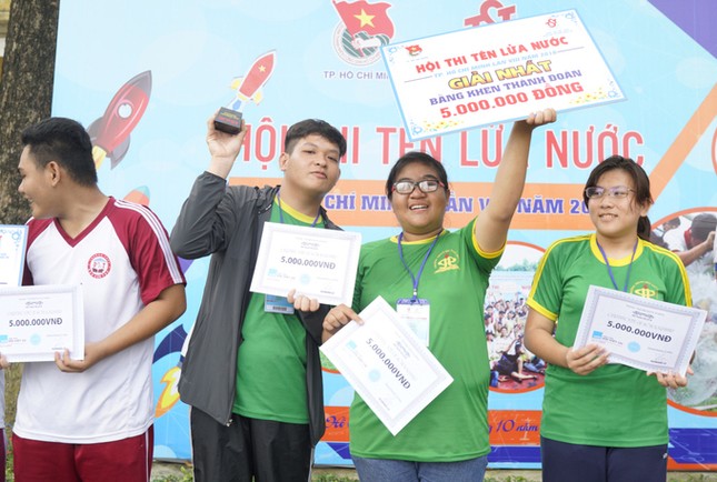 Bắn tên lửa nước - cuộc thi mà teen Sài Gòn thích mê ảnh 8