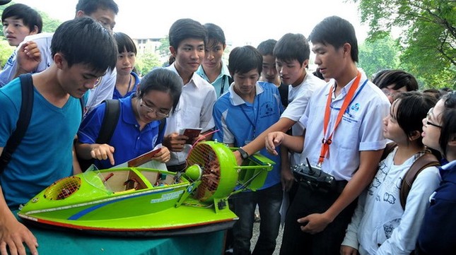 Sinh viên ĐH Bách khoa TP.HCM phải học từ 6h sáng: Đâu là sự thật? ảnh 1