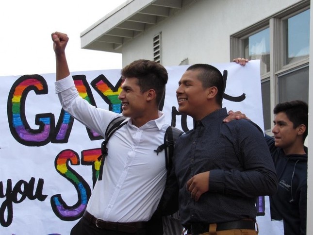 Cư dân mạng xúc động trước màn "ngỏ lời" vô cùng ngọt ngào của chàng gay tuổi teen ảnh 4