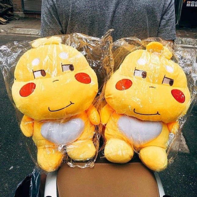 Dân mạng “phát cuồng” với sticker thần thánh “xâm chiếm trái đất” phiên bản thú nhồi bông ảnh 3