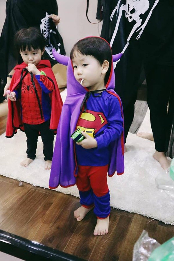 Ba em bé "hot" nhất MXH Cam - Xoài - Đậu hóa thân thành siêu anh hùng trong Halloween ảnh 6