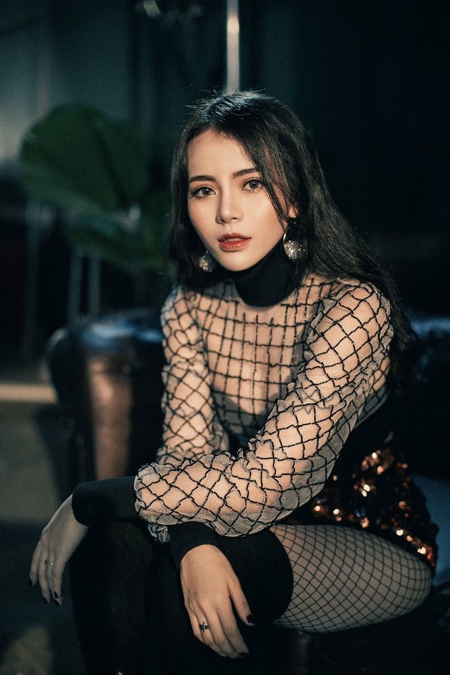 Kim Thành (S-Girls) hé lộ hình tượng quyến rũ trong MV solo đầu tay ảnh 1