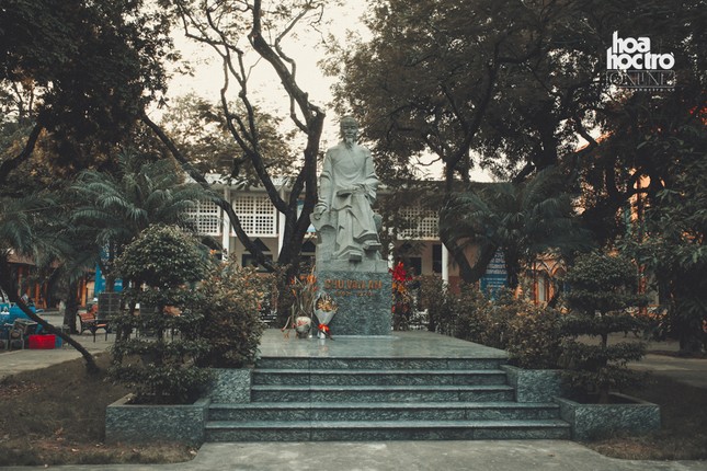 Vẻ đẹp trường tồn theo thời gian của “ngôi trường xuyên thế kỷ” bên bờ Hồ Tây ảnh 14