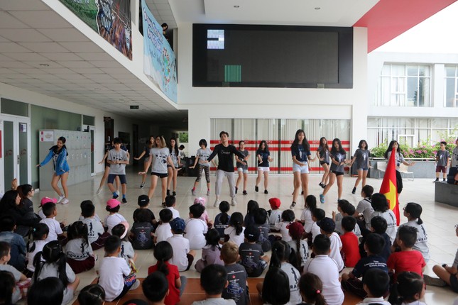 Để gây quỹ cho bệnh nhân ung thư, teen CISS đã chọn cách dễ thương như thế này đây ảnh 8