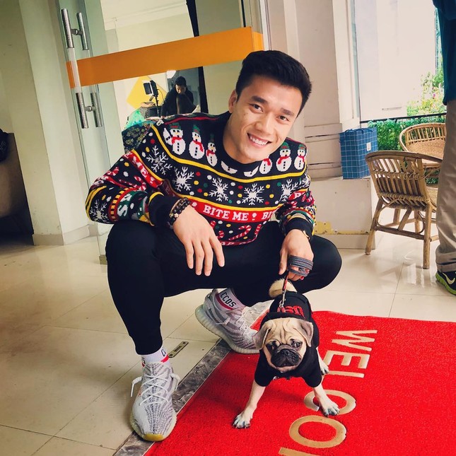 Loạt ảnh "thủ môn quốc dân" Tiến Dũng bị "boss" cự tuyệt phũ phàng khiến dân tình cười té ghế ảnh 9