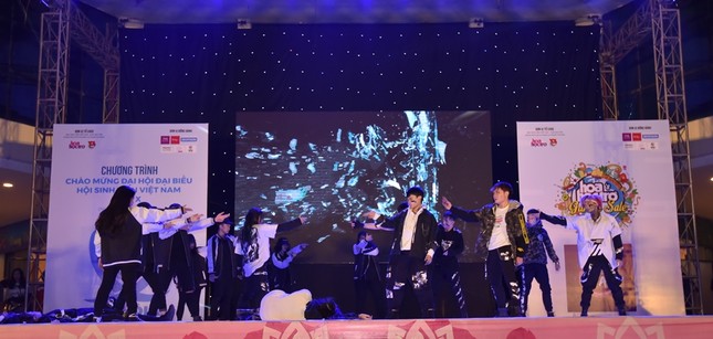 Chung kết "Be Ur Star 2018": sân khấu nhiều màu sắc với 11 câu chuyện "vượt giới hạn" ảnh 5