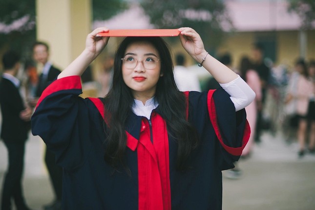 Nữ sinh có bộ ảnh "lầy lội" nhất mùa kỷ yếu, đọc chú thích ảnh mà "cười đau bụng" ảnh 5