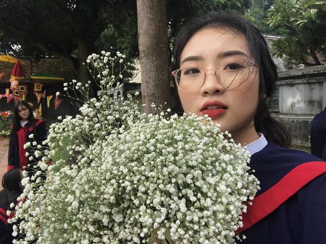 Nữ sinh có bộ ảnh "lầy lội" nhất mùa kỷ yếu, đọc chú thích ảnh mà "cười đau bụng" ảnh 7