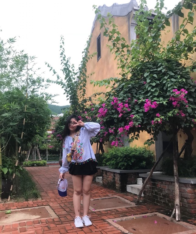 Nữ sinh có bộ ảnh "lầy lội" nhất mùa kỷ yếu, đọc chú thích ảnh mà "cười đau bụng" ảnh 12