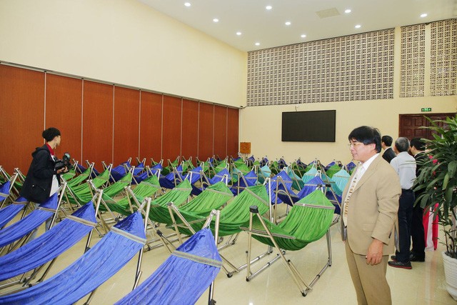 Một trường Đại học ở TP.HCM lắp máy lạnh cho sinh viên nghỉ trưa hoàn toàn miễn phí ảnh 1