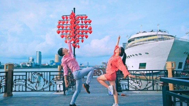 Chụp ảnh bên nhau quá đẹp, cặp đôi bạn thân khác giới bất ngờ nhận... "gạch đá" ảnh 3