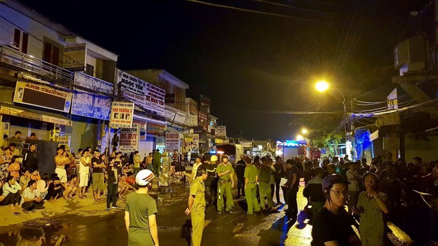 TP.HCM: Cháy lớn trong đêm, 1 người chết, 20 người mắc kẹt ảnh 3