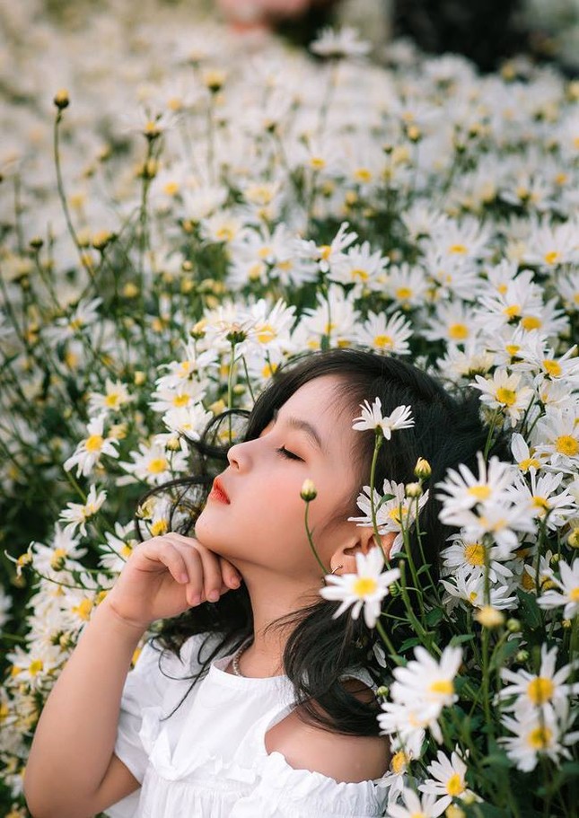 Ngắm bộ ảnh cúc họa mi của hai chị em khiến dân tình xuýt xoa "thiên thần là có thật"! ảnh 5