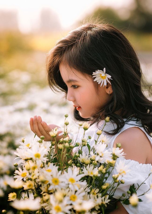 Ngắm bộ ảnh cúc họa mi của hai chị em khiến dân tình xuýt xoa "thiên thần là có thật"! ảnh 2
