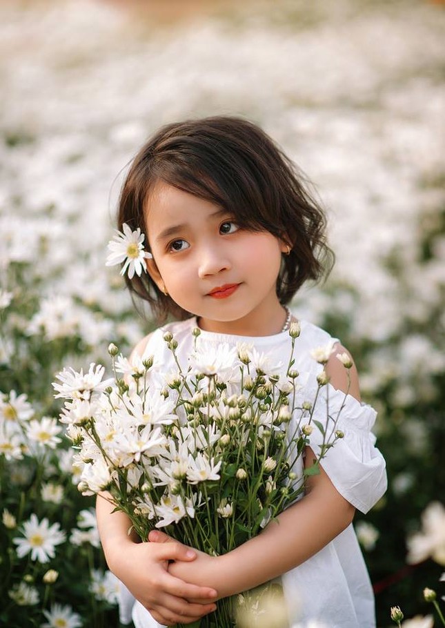 Ngắm bộ ảnh cúc họa mi của hai chị em khiến dân tình xuýt xoa "thiên thần là có thật"! ảnh 9