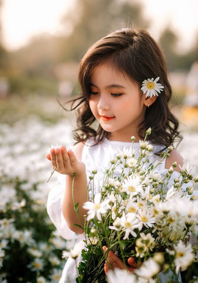 Ngắm bộ ảnh cúc họa mi của hai chị em khiến dân tình xuýt xoa "thiên thần là có thật"! ảnh 6